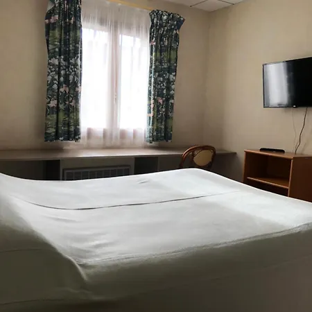 De La Mare -restaurant Pour Les Clients Sur Réservation Hotel Avrigny (Oise)