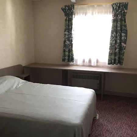 De La Mare -restaurant Pour Les Clients Sur Réservation 3* Avrigny (Oise)