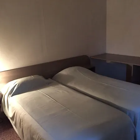 Hotel Restaurant De La Mare Avrigny (Oise)