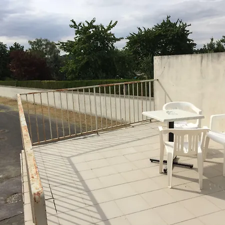 De La Mare -restaurant Pour Les Clients Sur Réservation 3*