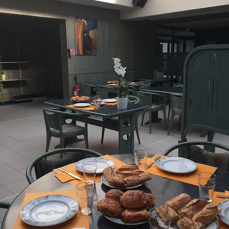 De La Mare -restaurant Pour Les Clients Sur Réservation 3*