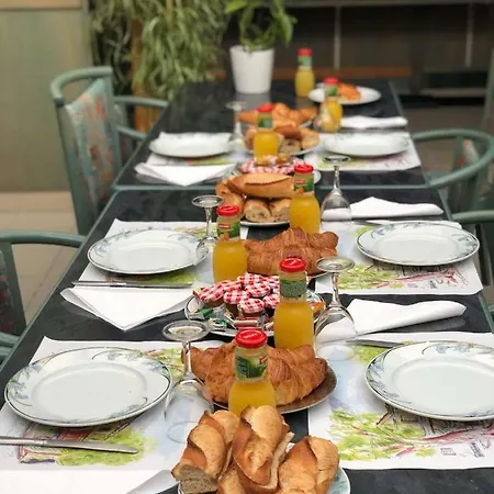 Hotel De La Mare -restaurant Pour Les Clients Sur Reservation 3*