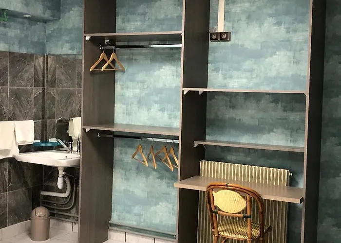 Restaurant De La Mare Hotel 3*