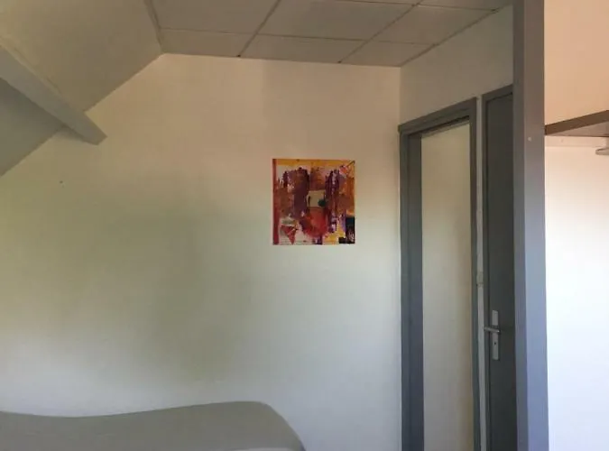 Restaurant De La Mare Hotel 3*