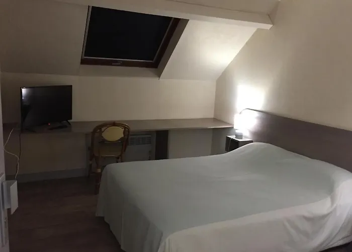 Restaurant De La Mare Hotel 3*